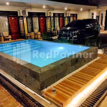The Paragon Hotel Cilacap Redpartner Exterior photo