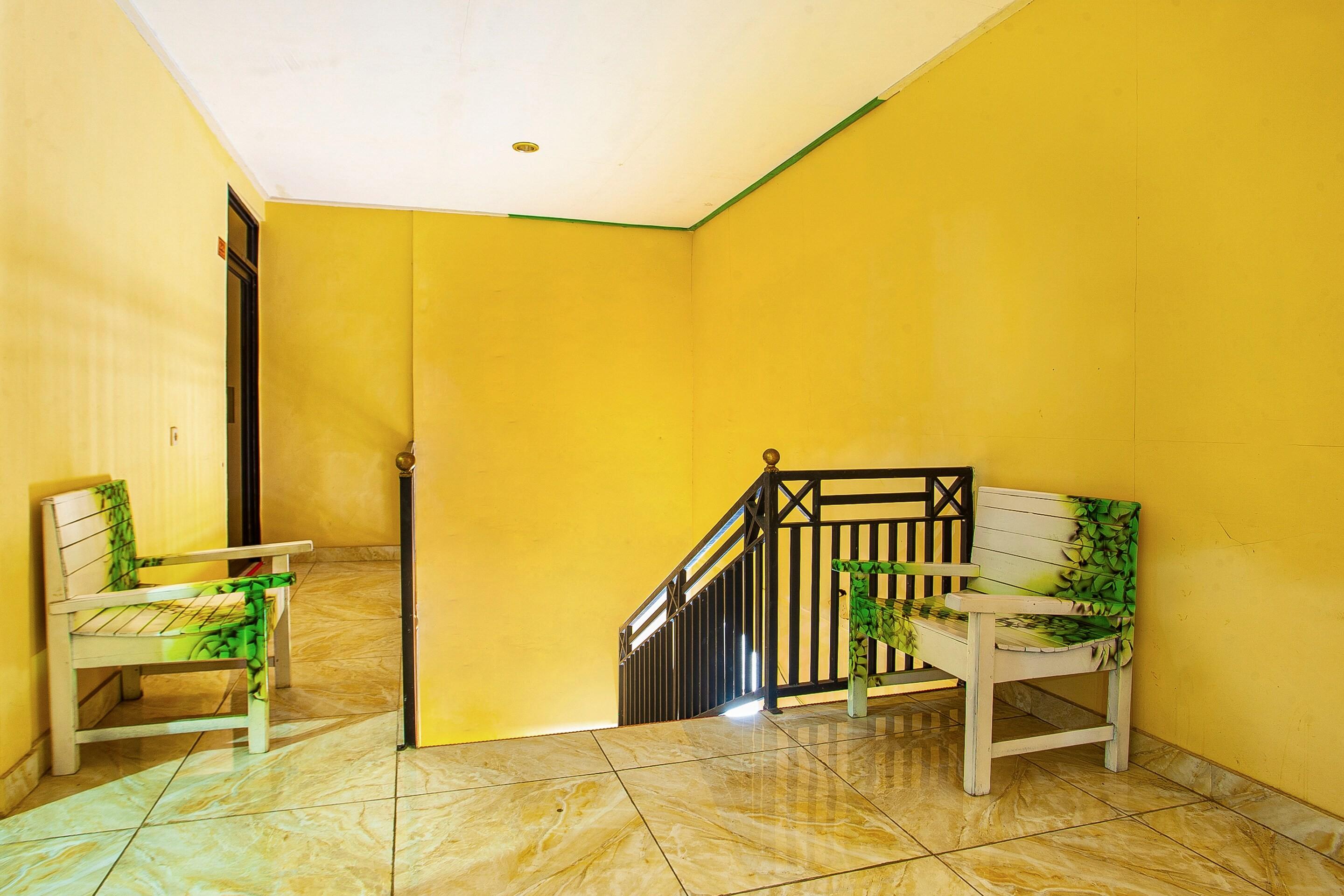 The Paragon Hotel Cilacap Redpartner Exterior photo