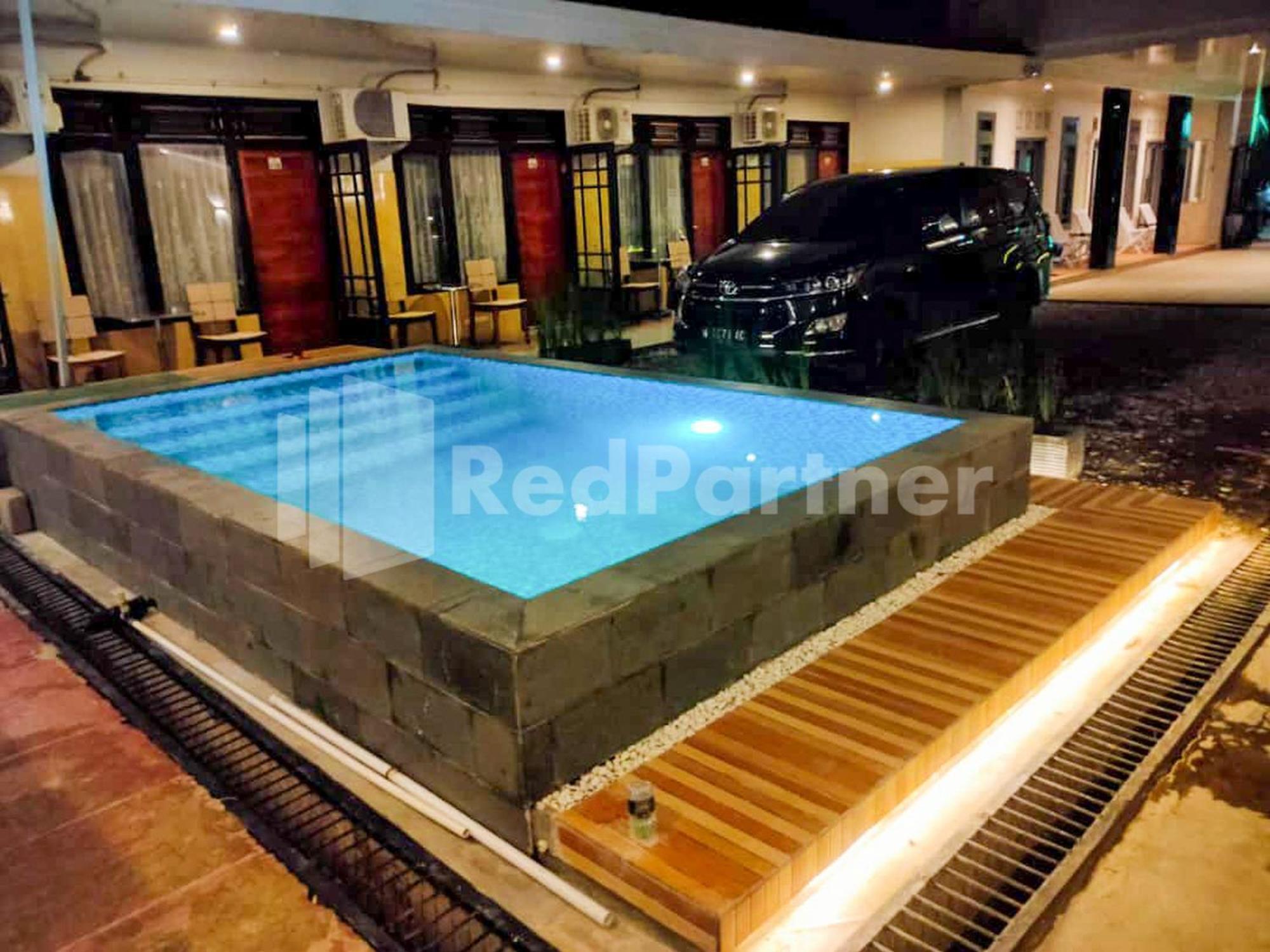The Paragon Hotel Cilacap Redpartner Exterior photo